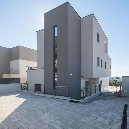 Beautiful In With House A Panoramic View Holiday home Pula
