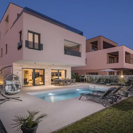 Beautiful In With House A Panoramic View Holiday home